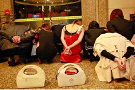 Trung Quốc "trảm" hàng loạt quan chức “thành phố mại dâm”