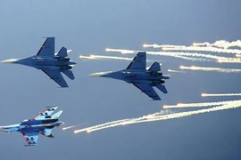 Tùy viên quân sự gần 100 nước dự cuộc thi phi công "Aviadarts 2014"