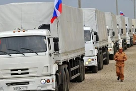 Đoàn xe viện trợ thứ 2 của Nga được thông quan, 100 xe đầu tiên đã đến Lugansk