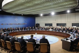 Mỹ-NATO tăng quân, xiết chặt vòng vây quanh biên giới nước Nga