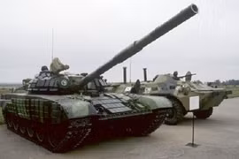 Rợn người kiểu thử phanh xe... tăng!