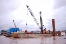 Không lùi tiến độ dự án cầu Bạch Đằng