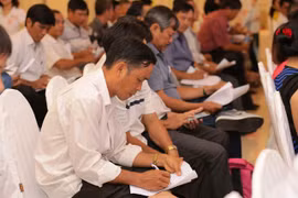 Các hộ chăn nuôi ký cam kết không sử dụng chất cấm 