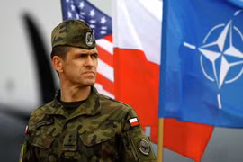 Mỹ bán 40 tên lửa AGM-158 trị giá 500 triệu USD cho Ba Lan