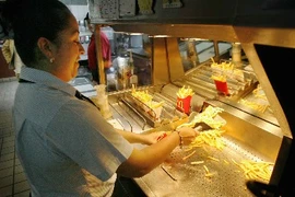Cửa hàng McDonald đuổi trẻ con vì …ăn quá nhiều