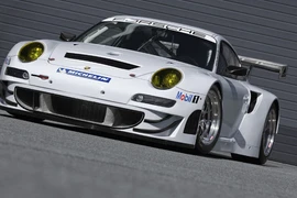 Lộ hình ảnh của xe đua Porsche 911 GT3 RSR phiên bản 2012