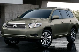 Toyota triệu hồi hàng loạt các xe Sienna, Lexus GS 350 và Highlander 