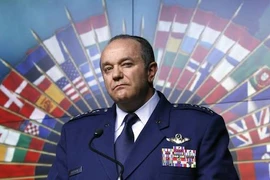 Tướng NATO: Lệnh ngừng bắn ở miền đông Ukraine chỉ là "hình thức"