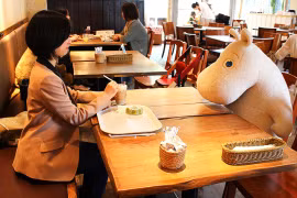 Cafe độc thân cùng gấu bông 