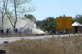 Xem đua xe, 3 khán giả bị cán "chết oan"