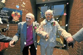 97 tuổi vẫn kết hôn vì tình yêu sét đánh