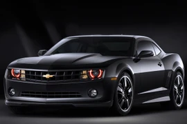 Ấn tượng với 6 sao an toàn của Chevrolet Camaro 2012