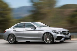 Mercedes-Benz chính thức trình làng C63 AMG và C63 AMG S