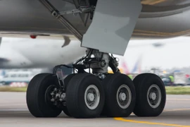 Nam thanh niên chết kẹt trong bánh xe máy bay vì đi lậu vé