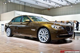 BMW 750 Li UAE phiên bản dành cho các Tiểu vương quốc Ả Rập thống nhất
