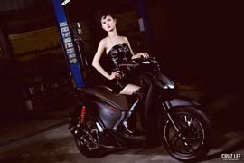 Người đẹp nóng bỏng bên Sh 125i độ phong cách GTR