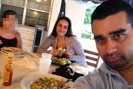 Bắn vợ rồi chụp hình đưa lên Facebook