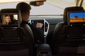 Cadillac tung ra “gói giải trí ghế sau” cho SRX 2013