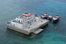 Trung Quốc biến tàu chở dầu thành tàu cá "khủng" triển khai xuống biển Đông