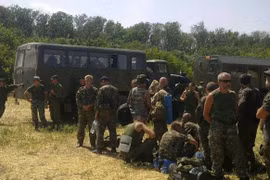 Hơn 60 binh sĩ Ukraine hạ vũ khí, xin tị nạn ở Nga