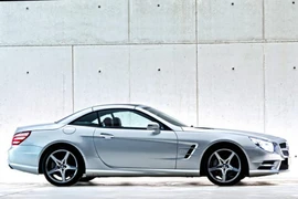 Hé lộ hình hài Mercedes-Benz SL 2013