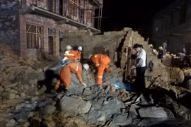 Nhà sập ngay khi tang lễ diễn ra, 10 người chết và 12 người bị thương 