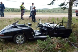 Porsche 911 đời cổ cực hiếm “hi sinh” sau tai nạn
