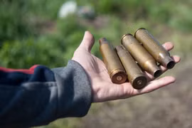 Quân đội Ukraine bị cáo buộc sử dụng đạn cấm trong giao chiến ở miền đông