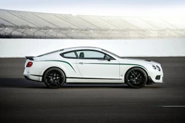 Bentley Continental GT3-R: Giảm trọng lượng, tăng sức mạnh 