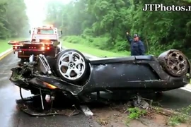 Lại thêm một chiếc Lamborghini Gallardo Spyder "hạ cánh bằng mui"