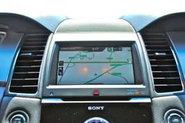 Hệ thống điều khiển thông minh của Ford bị "ném đá" nặng nề