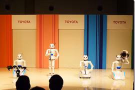 Dàn nhạc robot đặc biệt nhất trên thế giới của Toyota