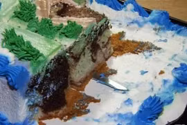 Walmart có thể bị kiện vì bỏ quên dao trong bánh ga-tô