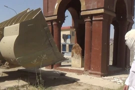 ISIS phá huỷ nhiều nhà thờ và lăng mộ hồi giáo ở Mosul 