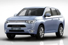 Misubishi Outlander PHEV chỉ tốn 1.65 lít/100 km