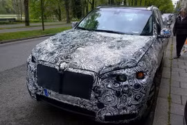  BMW X7 lần đầu lộ ảnh trên phố