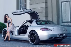 Ngắm "chân dài" thướt tha bên Inden Design Mercedes SLS AMG