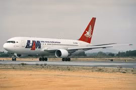 Hai vụ máy bay rơi liên tiếp, 37 người thiệt mạng