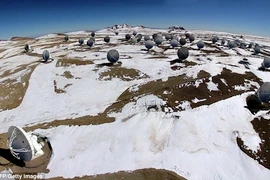 Hiện tượng tuyết rơi cực lạ trên sa mạc khô cằn nhất thế giới