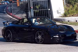 Điểm danh bộ sưu tập xế hộp khổng lồ của David Beckham