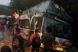  Tai nạn xe buýt làm 13 học sinh thiệt mạng ở Thái Lan 
