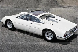 Đấu giá xe cổ tay lái giữa, dự kiến thu về 20 triệu USD