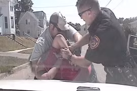 Cảnh sát thành phố Souix bị cáo buộc ngược đãi phụ nữ