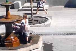 Cặp đôi hồn nhiên “mây mưa” giữa đài phun nước công cộng 