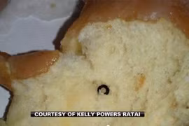 Bé 6 tuổi ăn phải kim loại trong bánh ngọt mua từ siêu thị