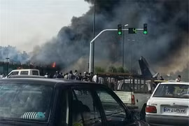 Máy bay chở khách rơi ở Iran, 45 người thiệt mạng