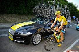 Nhà vô địch Tour de France 2013 được tặng siêu xe