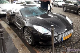 Aston Martin One-77 của Samuel Eto "dở chứng" tại Paris