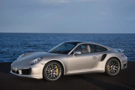 Siêu xe Porsche 911 Turbo 2014 đã có giá bán chính thức