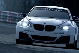 BMW M235i Racing: Hiệu suất cao, giá “mềm”